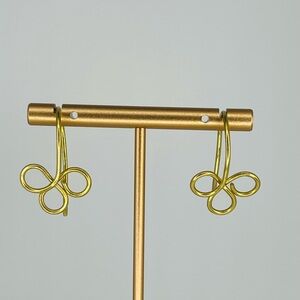 Gold Tone Twisted Wire Drop Earrings